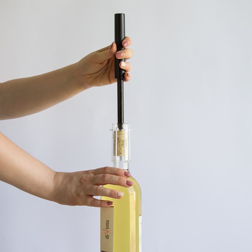 Zestaw do wina w etui butelce – elegancki prezent z otwieraczem i akcesoriami